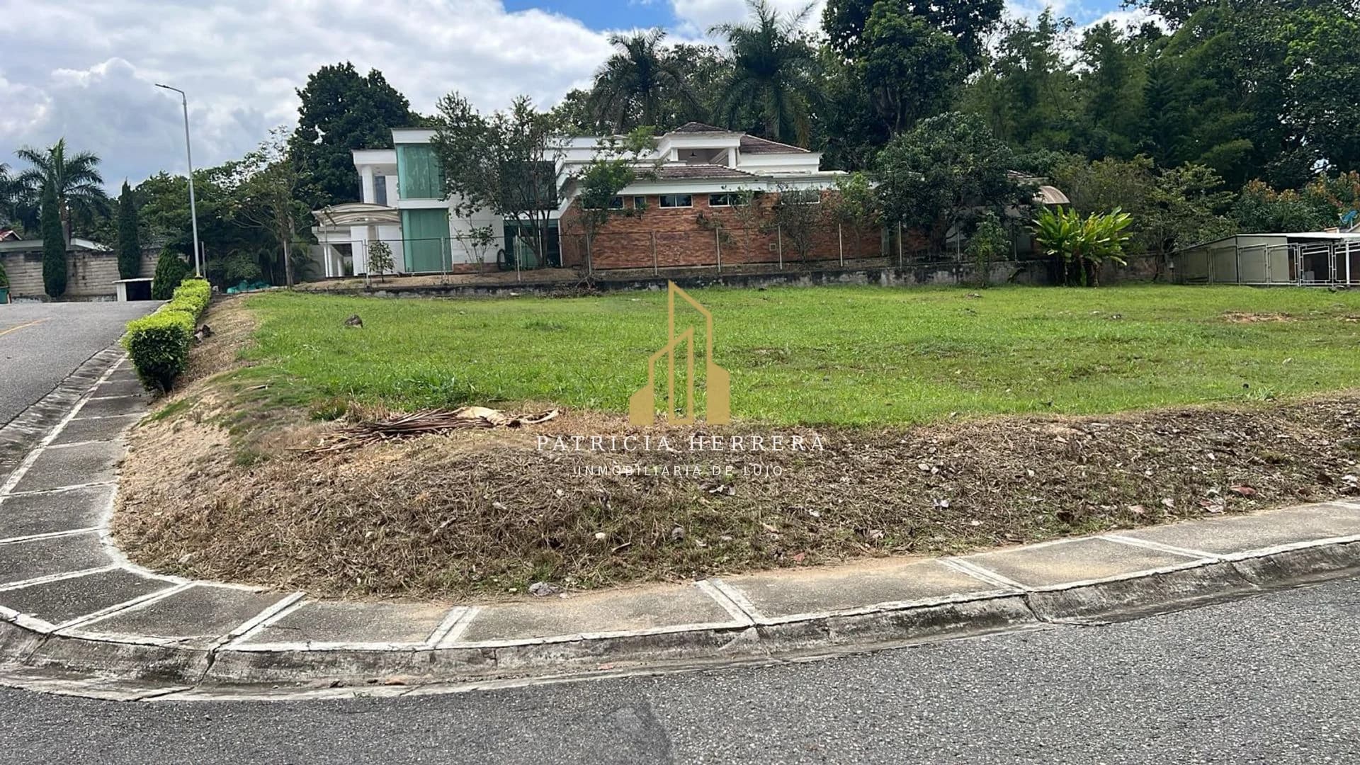 Lote en Menzuly — foto 1