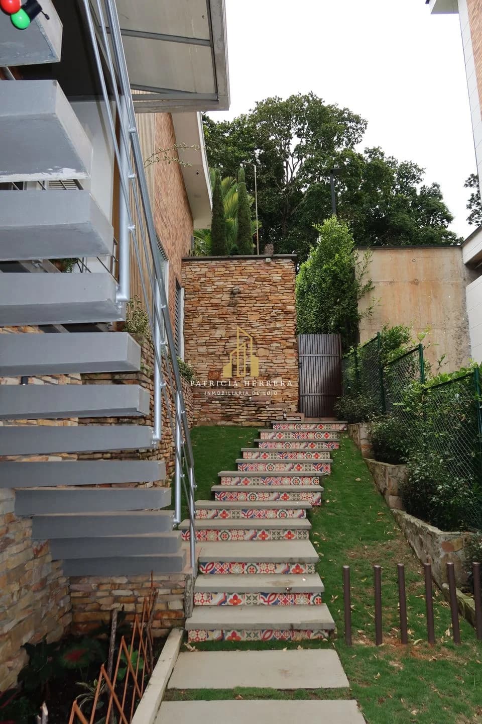 Casa en Menzuly — foto 2