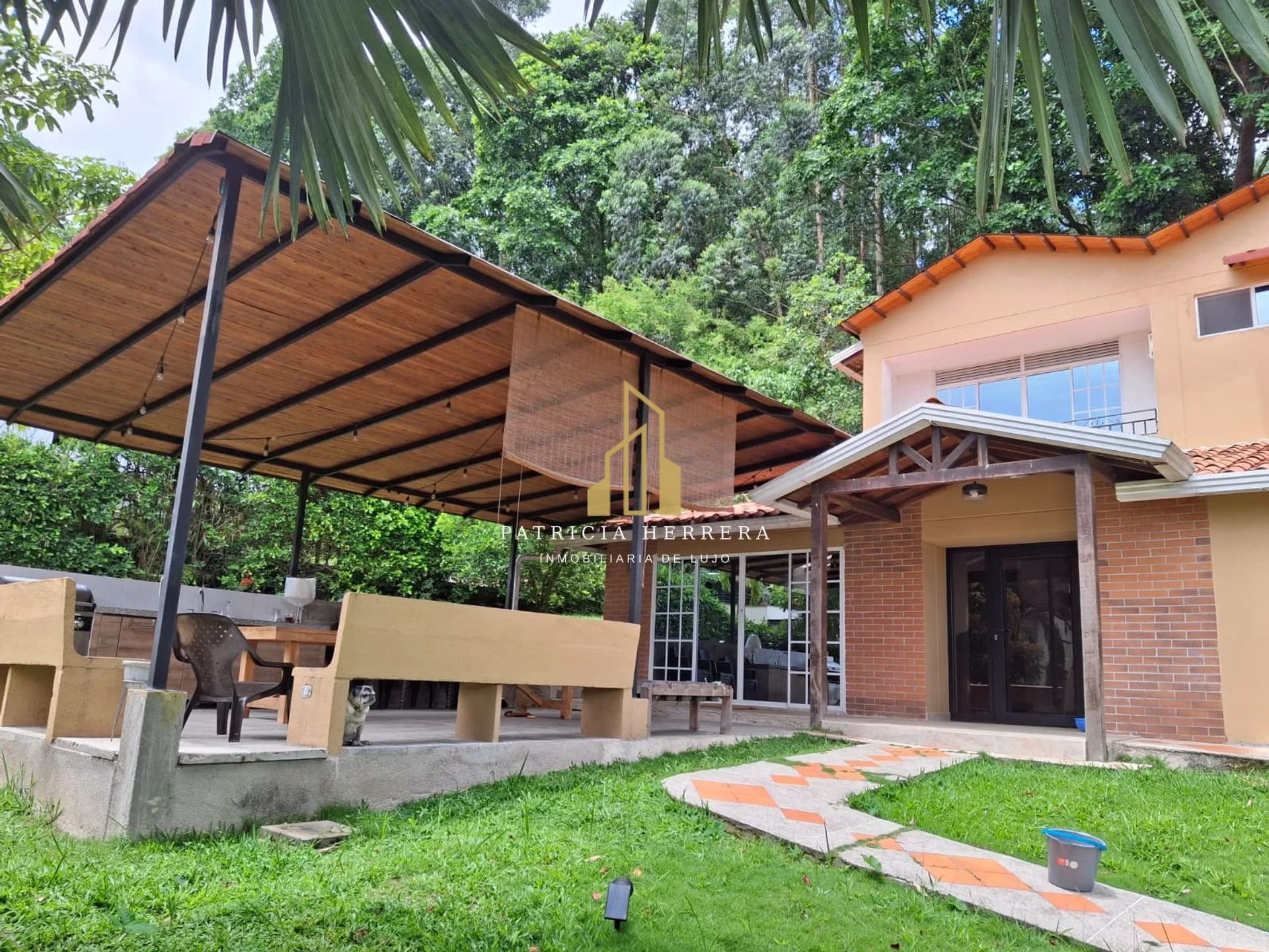Casa en Menzuly — foto 1