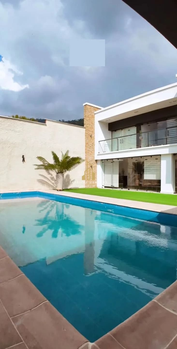 Casa Lagos del Cacique, moderna