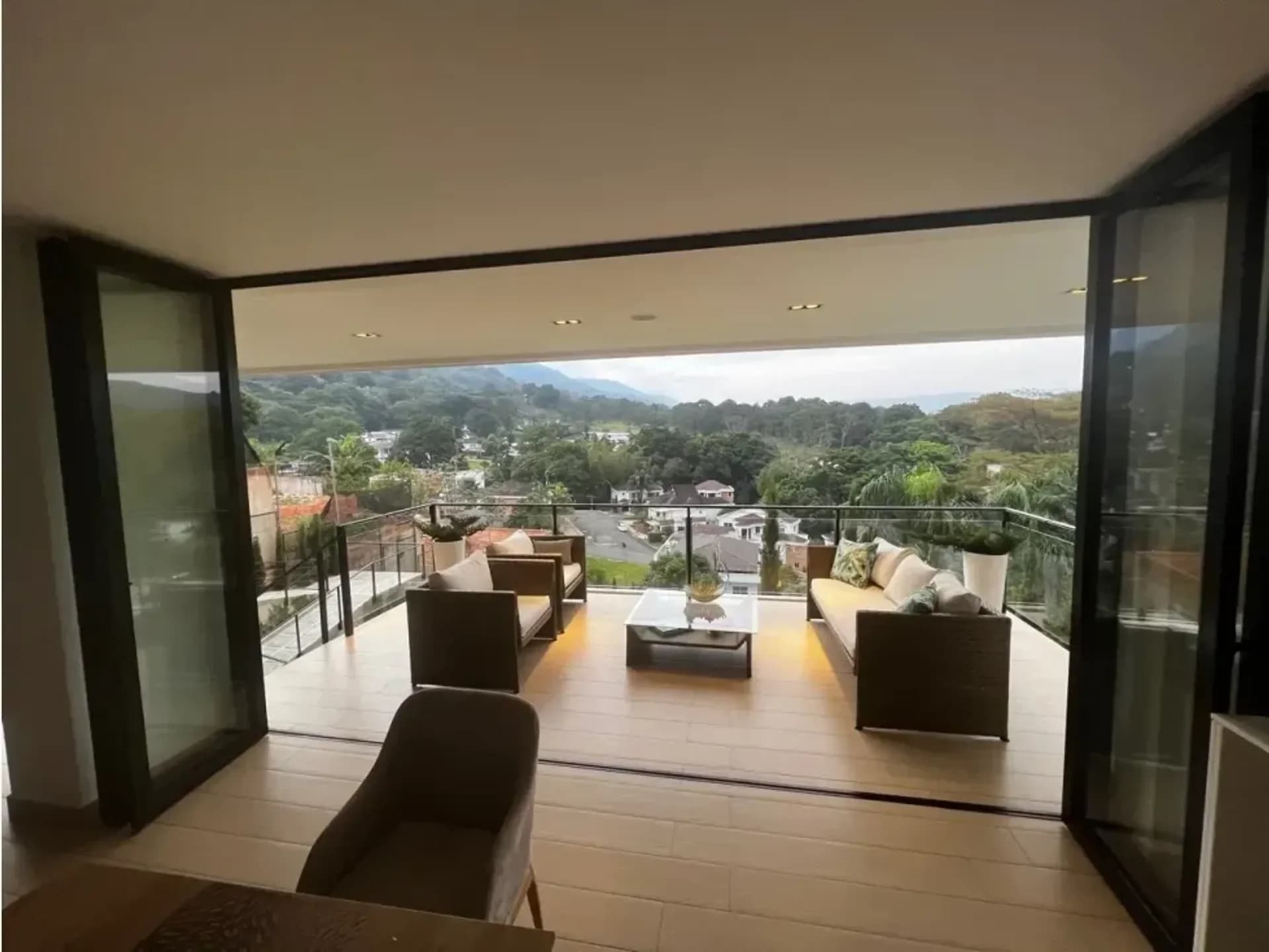 Casa en Menzuly — foto 1