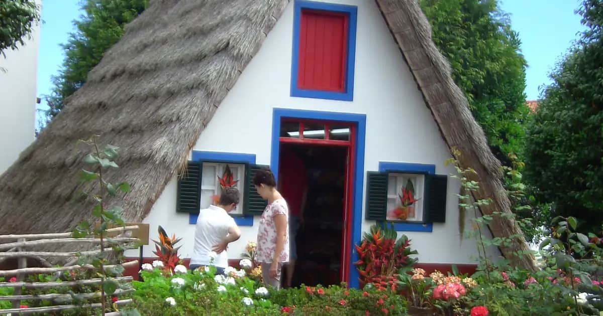 Humedad en casas campestres: señales antes de comprar