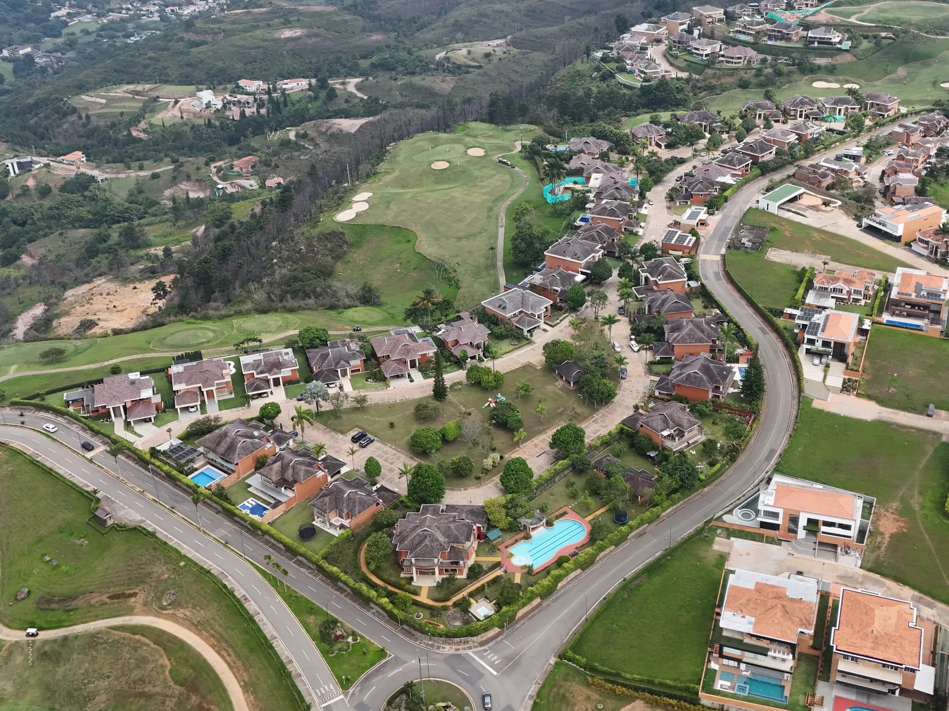 Vista aérea de Balmoral, Ruitoque Condominio — casas de lujo con vistas al condominio