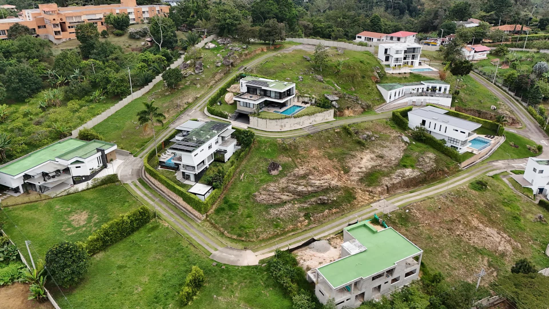 Vista aérea de Natura Ruitoque, sector de naturaleza integrada dentro de Ruitoque Condominio, Floridablanca