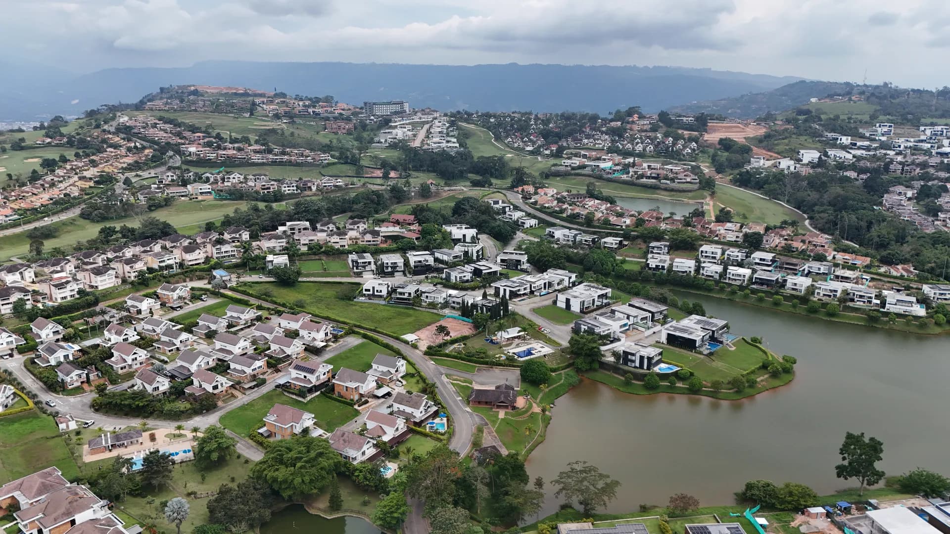 Documentos para vender una casa en Colombia: checklist 2026