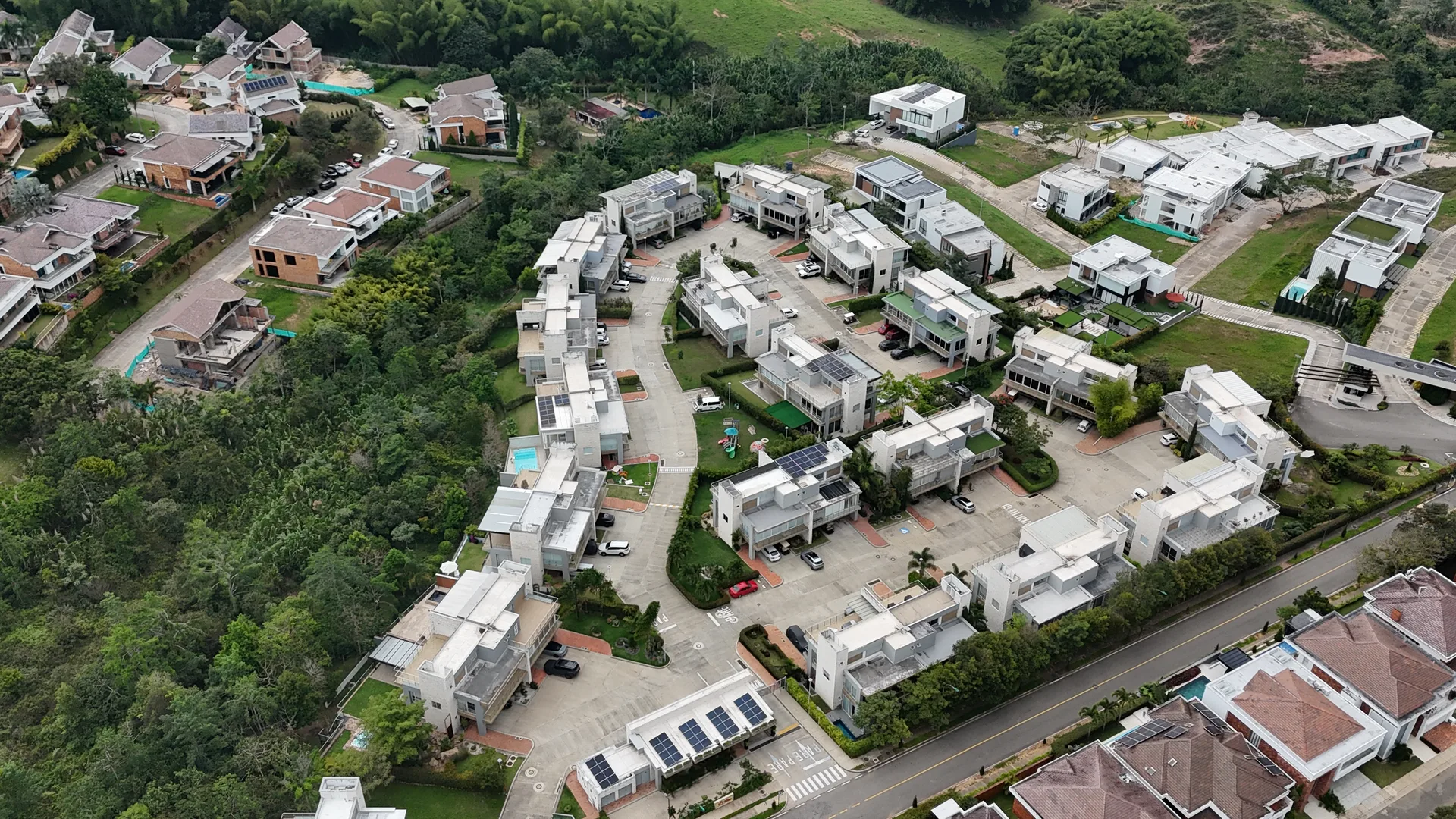 Casas del Bosque en Ruitoque Condominio — sector natural con cobertura boscosa nativa