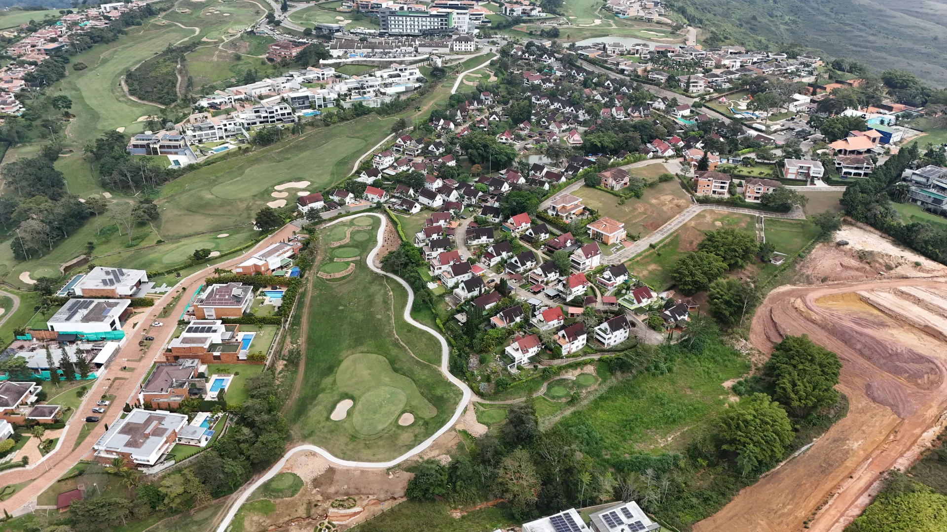 Casa residencial cuya compraventa requiere coordinar contrato, pago y entrega
